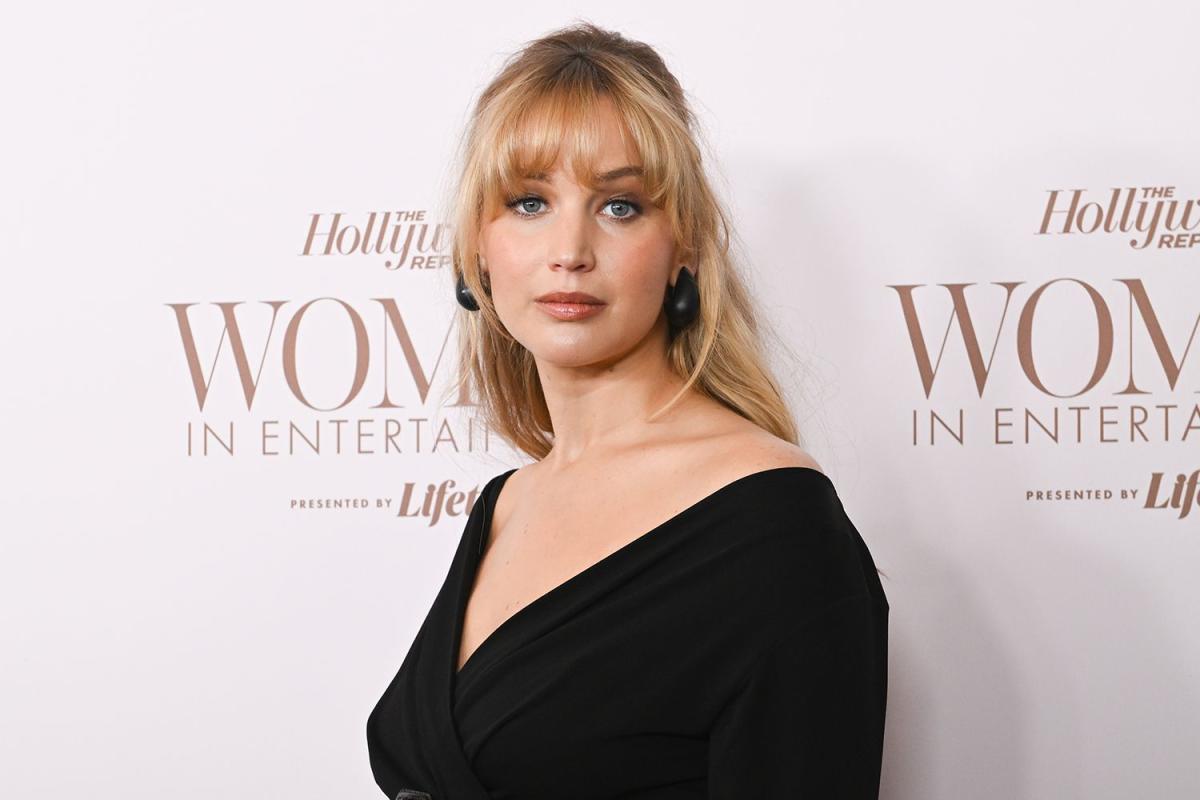 Jennifer Lawrence’s Baby Bump Is the Least Eye-Catching Part of Her Outfit